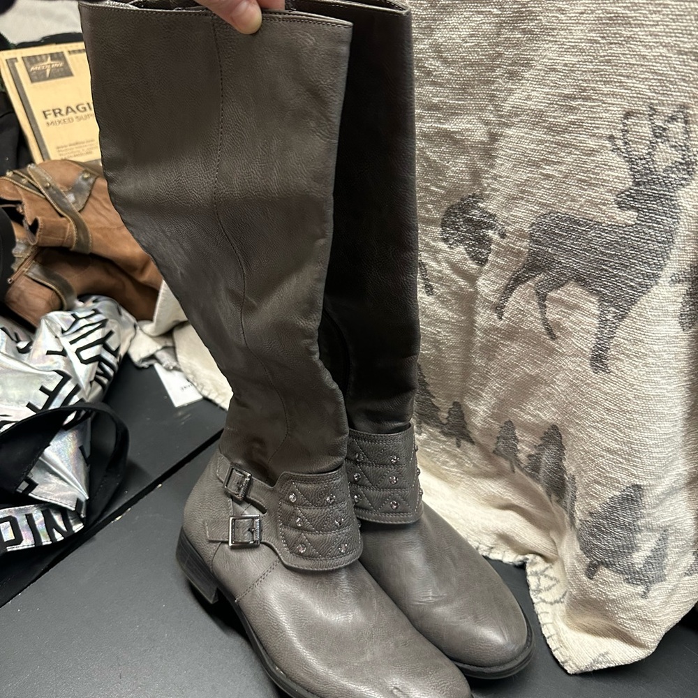 Simply Vera Vera Wang Grey Knee-High Boots with Buckle Detail - size 9.5